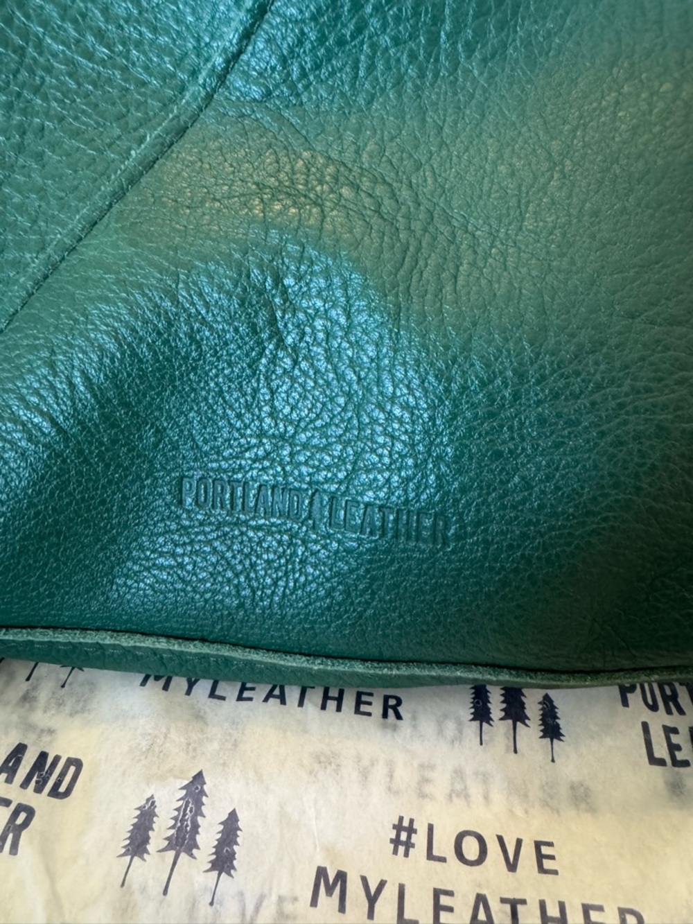 Portland Leather Deep Green Pebbled Leather Shoulder Bag - Picture 3 of 5